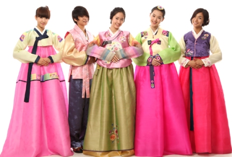 صور لبعض الفنانين الكوريين بالزي التقليدي 200909301944361002_1