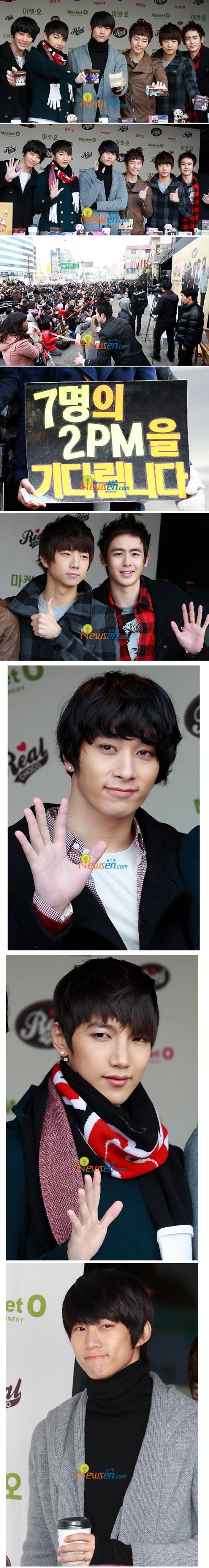 [100127][NEWS] 2PM auf Market O FanSign Event; Fans vermitteln die Nachricht '2PM is 7 members' 2pm_2