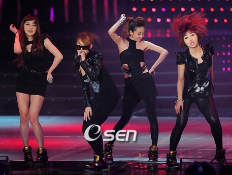 2NE1 is up all-kill on music charts in just 3 days 201002111520212100_1